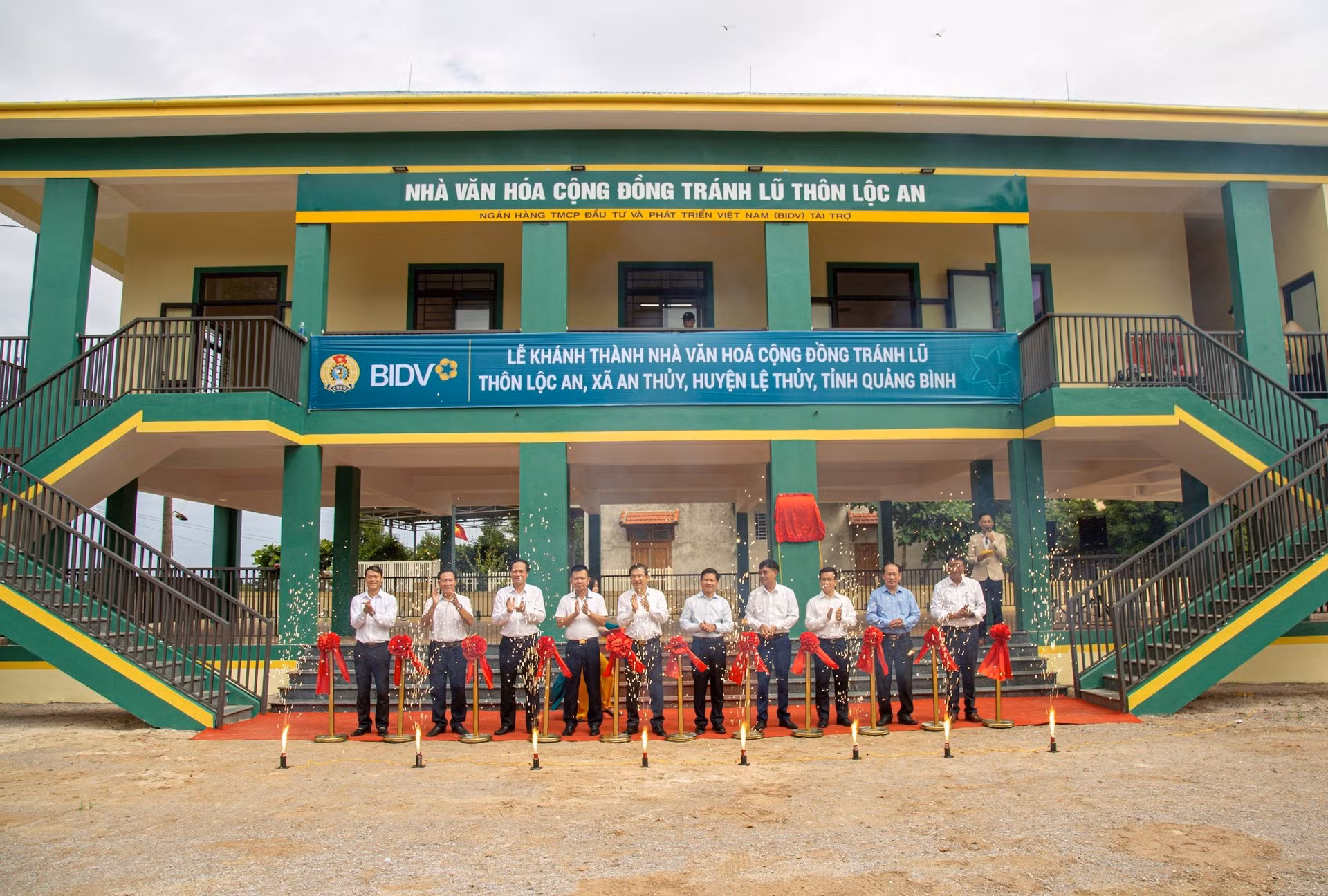 nhà văn hoá cộng đồng tránh lũ ở lệ thuỷ quảng bình.jpg -0