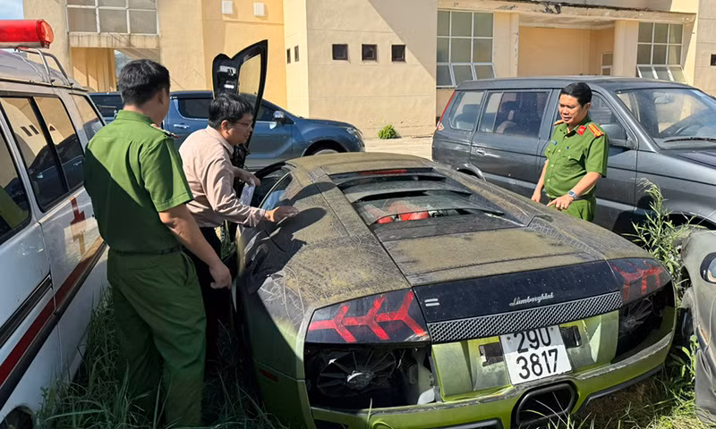 Tiêu huỷ 2 “siêu xe” là tang vật vi phạm hành chính -0