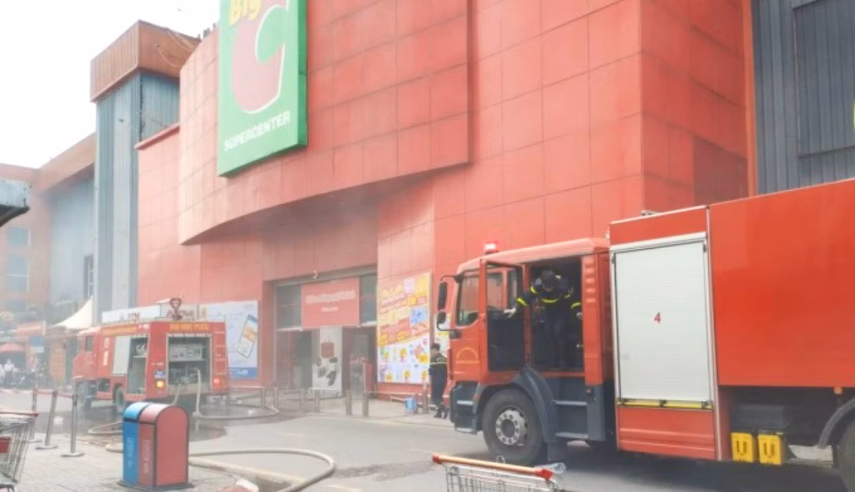 Xe chuyên dụng hút khói độc ra ngoài.