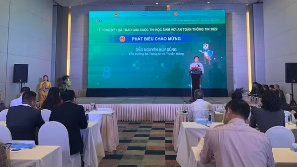 Bảo vệ trẻ em trên không gian mạng