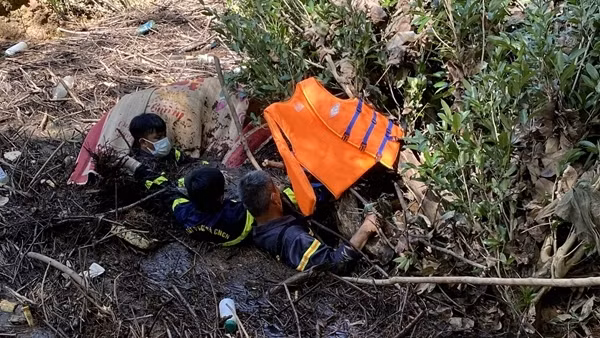 Tìm thấy thi thể nam thanh niên đuối nước tại hồ Hao Hao ảnh 4