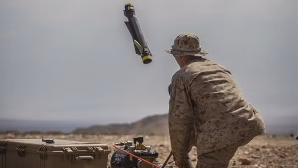 Nước NATO đầu tiên tặng xe tăng cho Ukraine ảnh 3