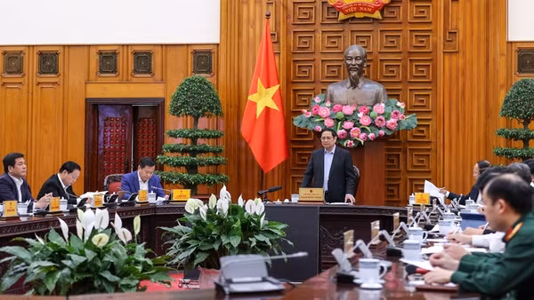 Cân đối về năng lượng, bảo đảm cung ứng điện cả trước mắt và lâu dài