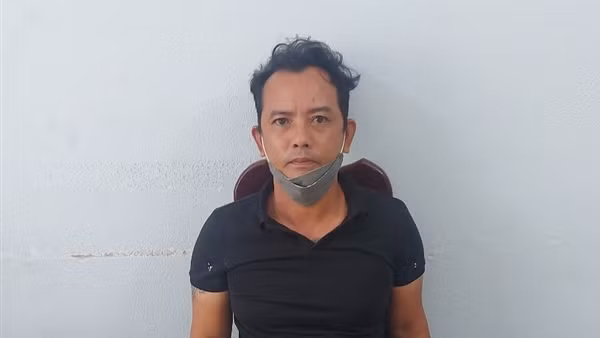 Làm quen không được thì cướp giật điện thoại ảnh 2