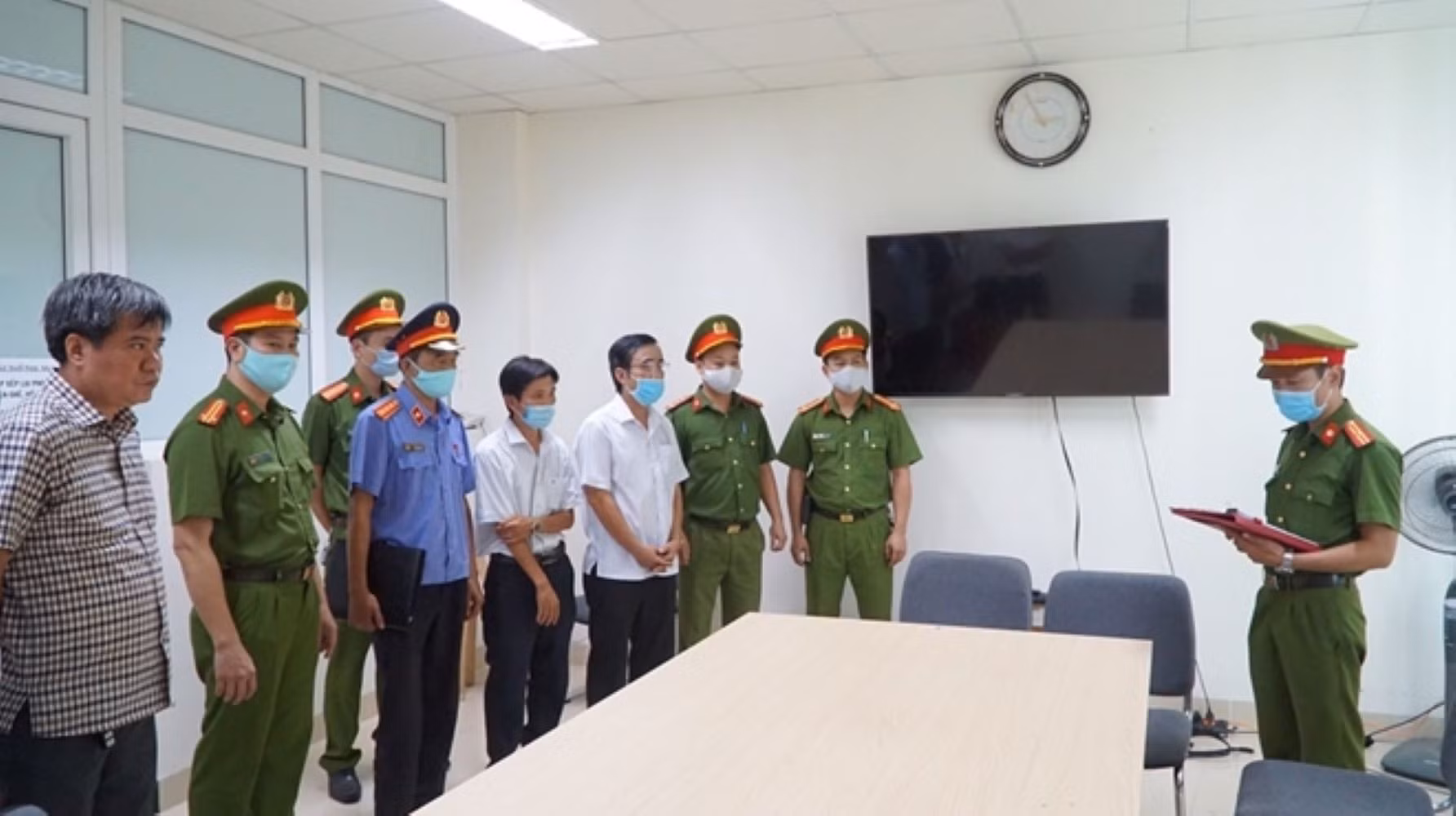 Khởi tố thêm 13 đối tượng trong vụ kê khống 353 ngôi mộ giả -0