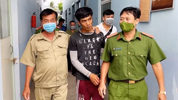 Giết vợ vì ghen