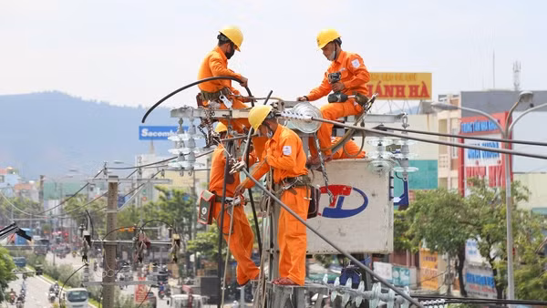 EVNNPC đảm bảo cấp điện trong thời gian nghỉ lễ và SEA Games 31