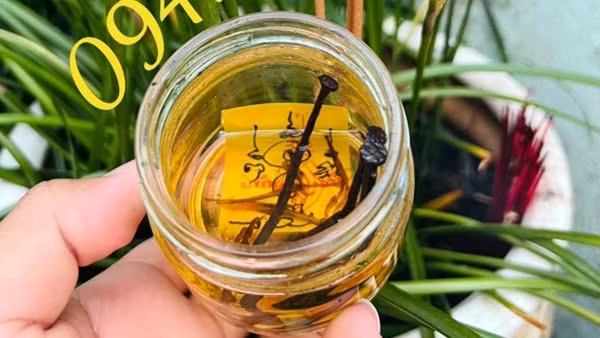 “Bùa yêu” - mua rồi rước họa vào thân