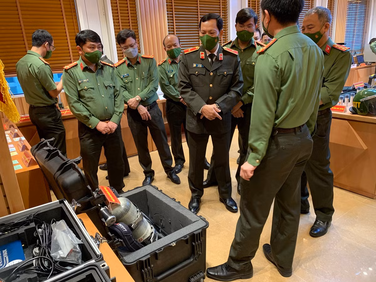 Đẩy mạnh nghiên cứu Khoa học công nghệ phục vụ đắc lực công tác chiến đấu của lực lượng CAND -0