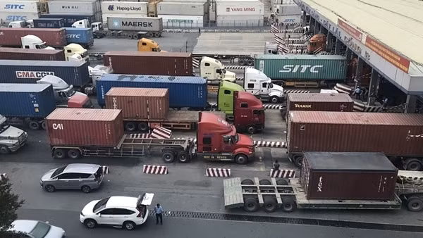 Thu phí tham quan theo kiểu “lùa cá vào rọ” ảnh 2