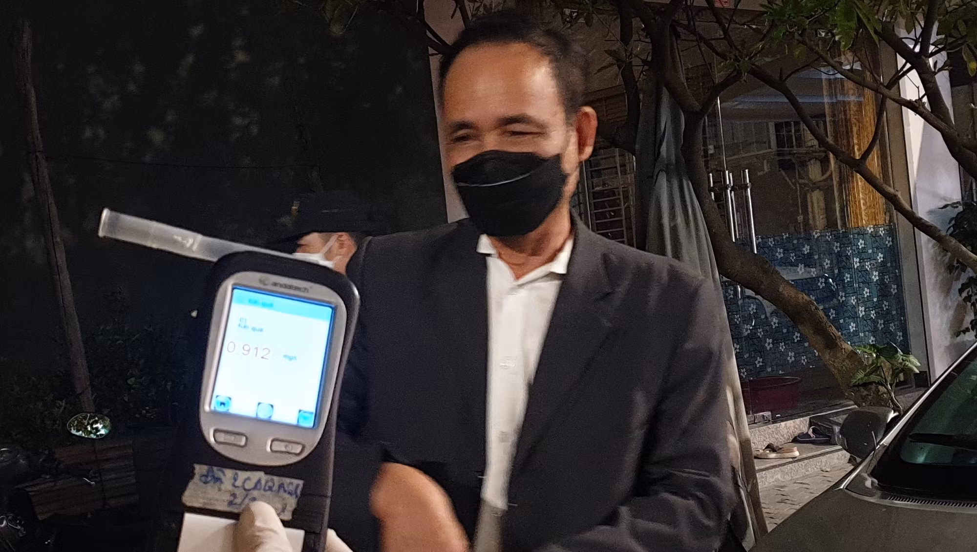 Đã say rượu lại còn tông xe vào CSGT -0