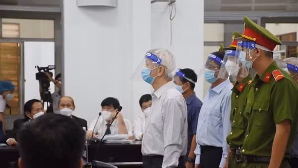 Cựu Chủ tịch tỉnh Khánh Hòa Lê Đức Vinh: “Sai phạm do kế thừa thiếu sót của nhiệm kỳ trước”