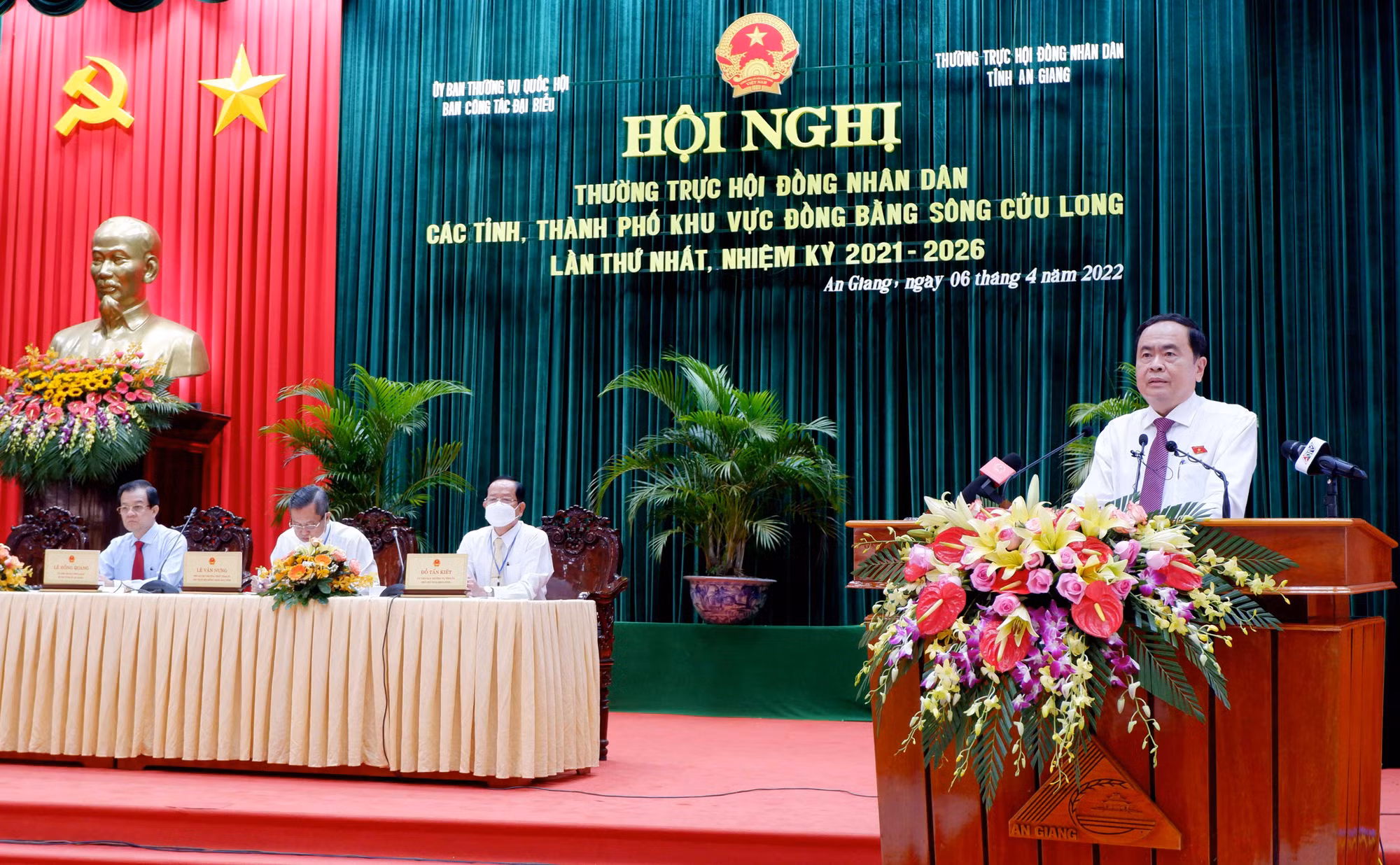 Hội nghị Thường trực Hội đồng nhân dân khu vực Đồng bằng Sông Cửu Long -0