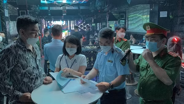 Nhiều quán bar phố cổ là “ổ” ma tuý, bóng cười ảnh 2