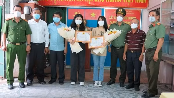 Phó Chủ tịch phường bắt tên cướp giật nghiện ma túy ảnh 3