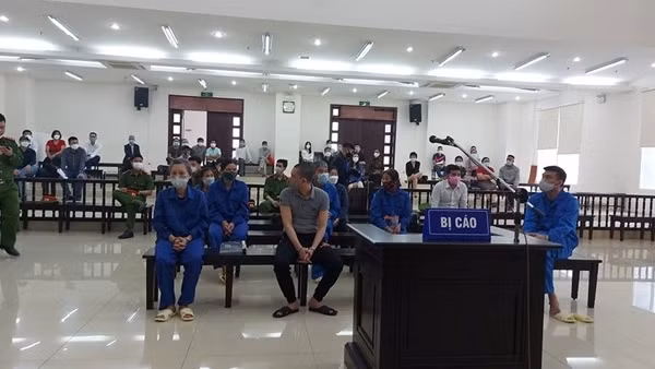 Đánh tráo sổ đỏ, chiếm đoạt gần 23 tỷ đồng