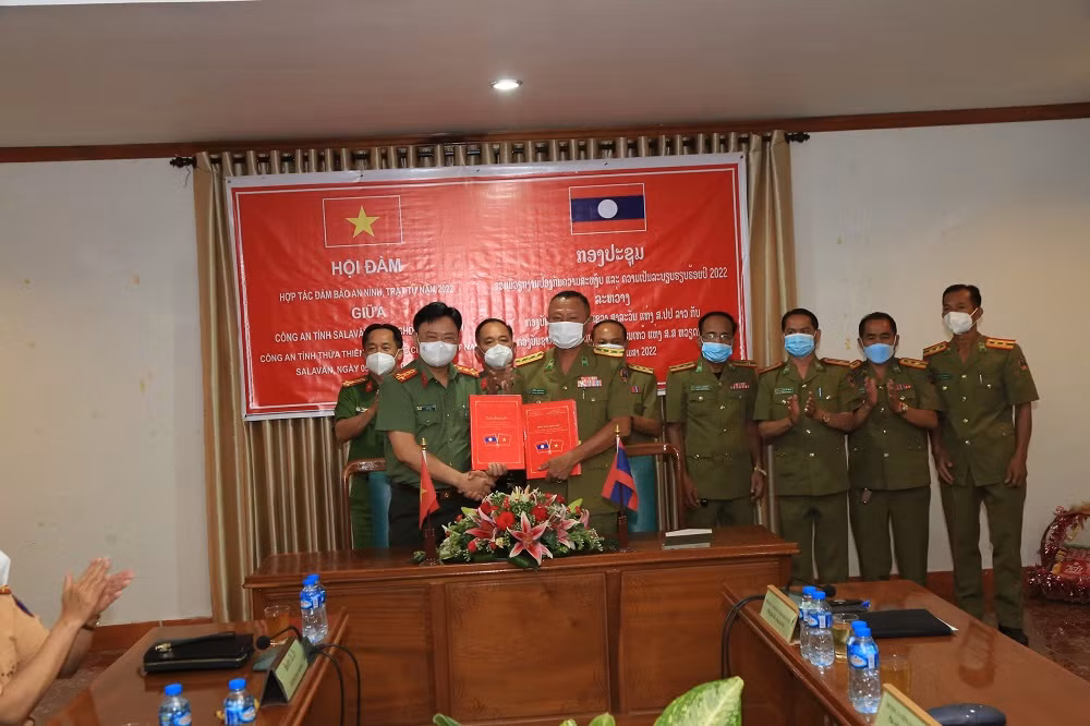Ký kết biên bản ghi nhớ an ninh trật tự giữa Việt Nam- Lào -0