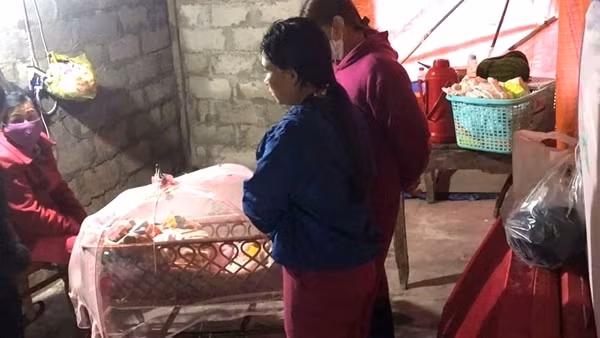 Tử vong khi đi xe máy qua đoạn nước lũ chảy xiết