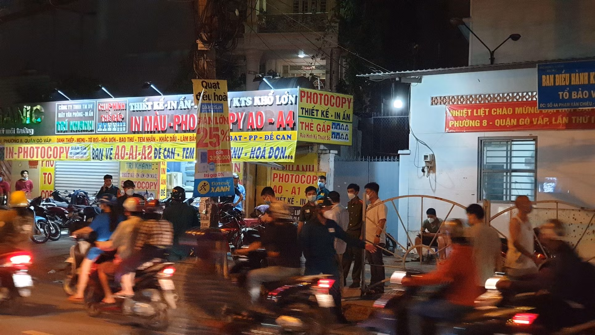 Truy xét đối tượng đâm tử vong dân quân trước cổng trường -0