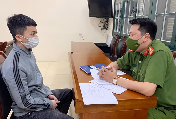 Hàng nghìn giấy phép lái xe giả đã bán cho ai? -0