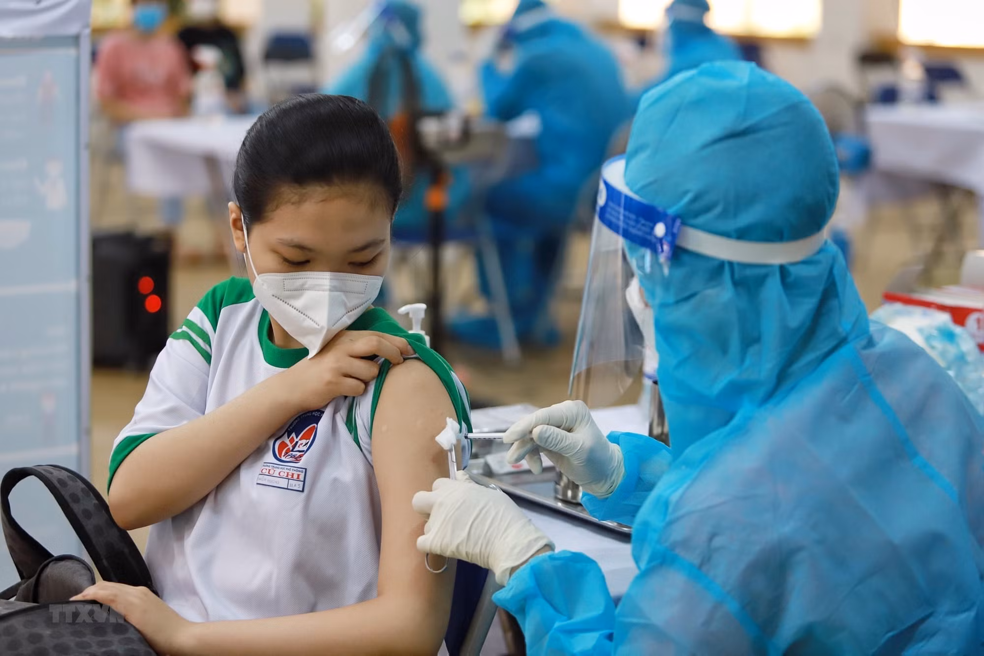 Tiêm vaccine phòng COVID-19 giúp trẻ phòng ngừa các biến chủng mới -0