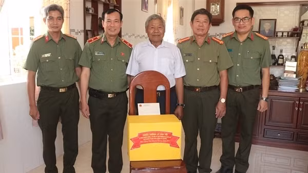 Thiếu tướng Lê Tấn Tới chúc Tết Chol Chnam Thmay tại Bạc Liêu và Sóc Trăng ảnh 5