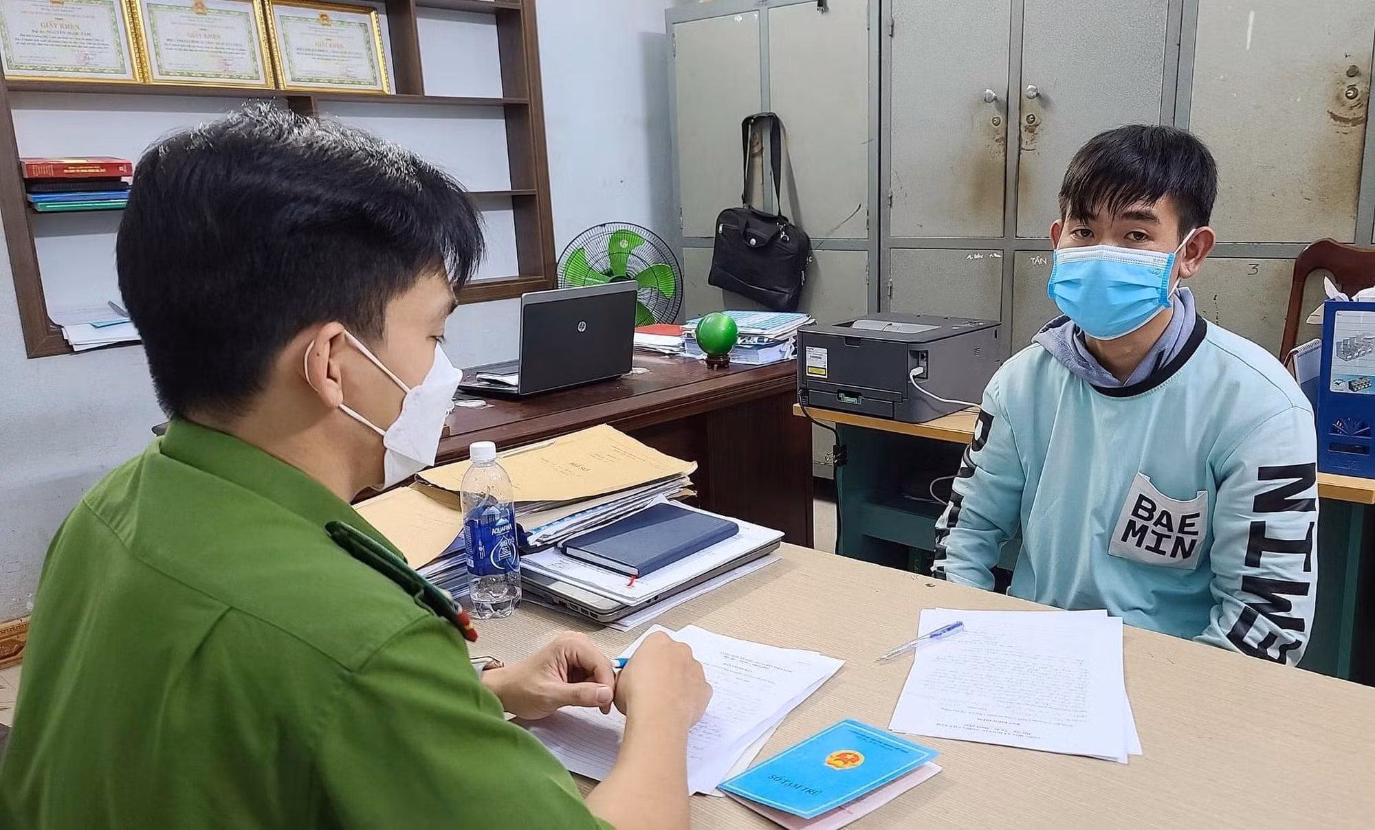 Bán xế xịn lấy tiền tiêu sài rồi giả báo Công an bị cướp tấn công -0