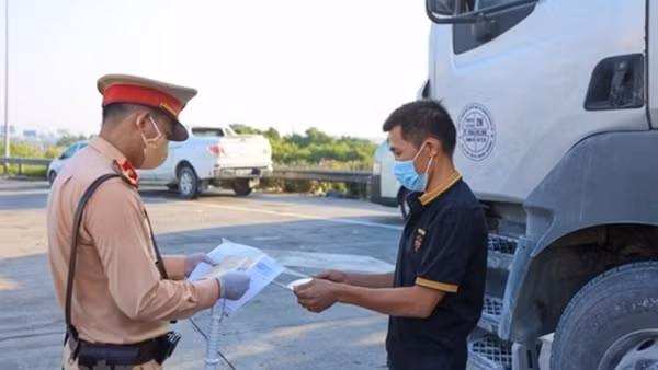 Làm gì nếu lỡ bị lộ mã QR “thẻ xanh COVID”? ảnh 2