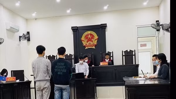 Bi hài vụ mâu thuẫn tình ái và 5 nghìn đồng bồi thường