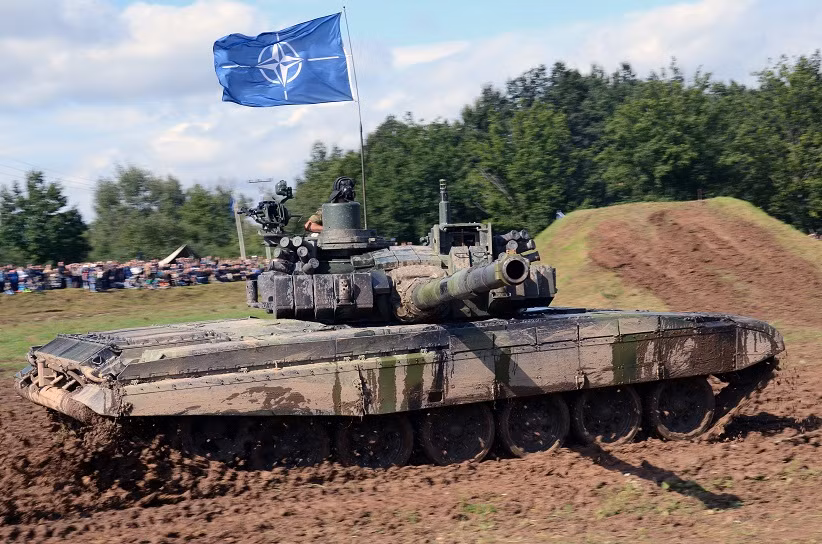 Nước NATO đầu tiên 