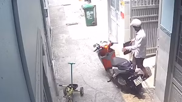 Cắt trộm dây điện bán lấy tiền mua ma túy ảnh 2