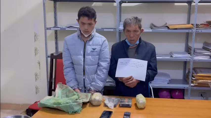 hai đối tượng tại cơ quan điều tra.jpg -0