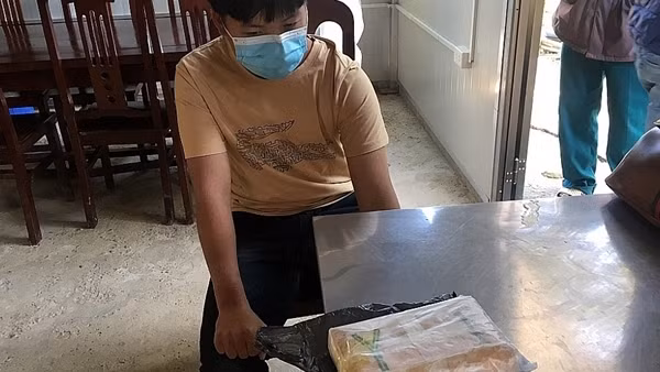 Ban Chỉ đạo 389 quốc gia tặng bằng khen cho lực lượng chống ma tuý Điện Biên