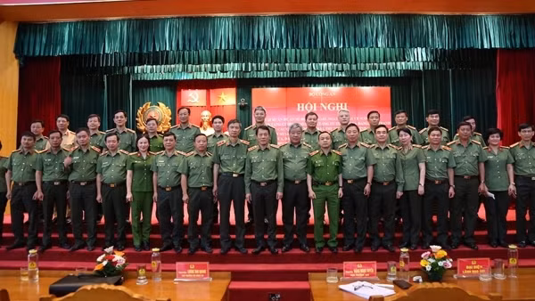 Bảo đảm tốt an ninh chính trị nội bộ, an ninh quốc gia