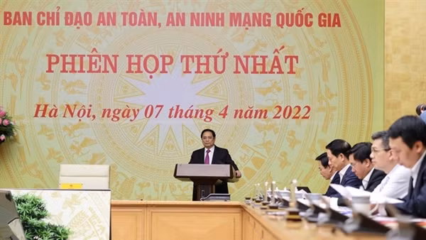 Bảo vệ an ninh mạng vừa là nhiệm vụ trọng yếu thường xuyên, vừa căn cơ lâu dài