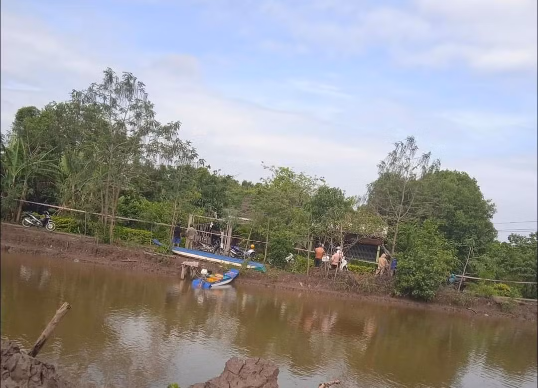 3 người trong gia đình tử vong bất thường -0