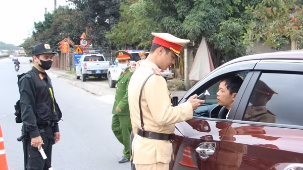 Công an Thanh Hoá bảo đảm tuyệt đối an toàn cho nhân dân vui Tết, đón Xuân