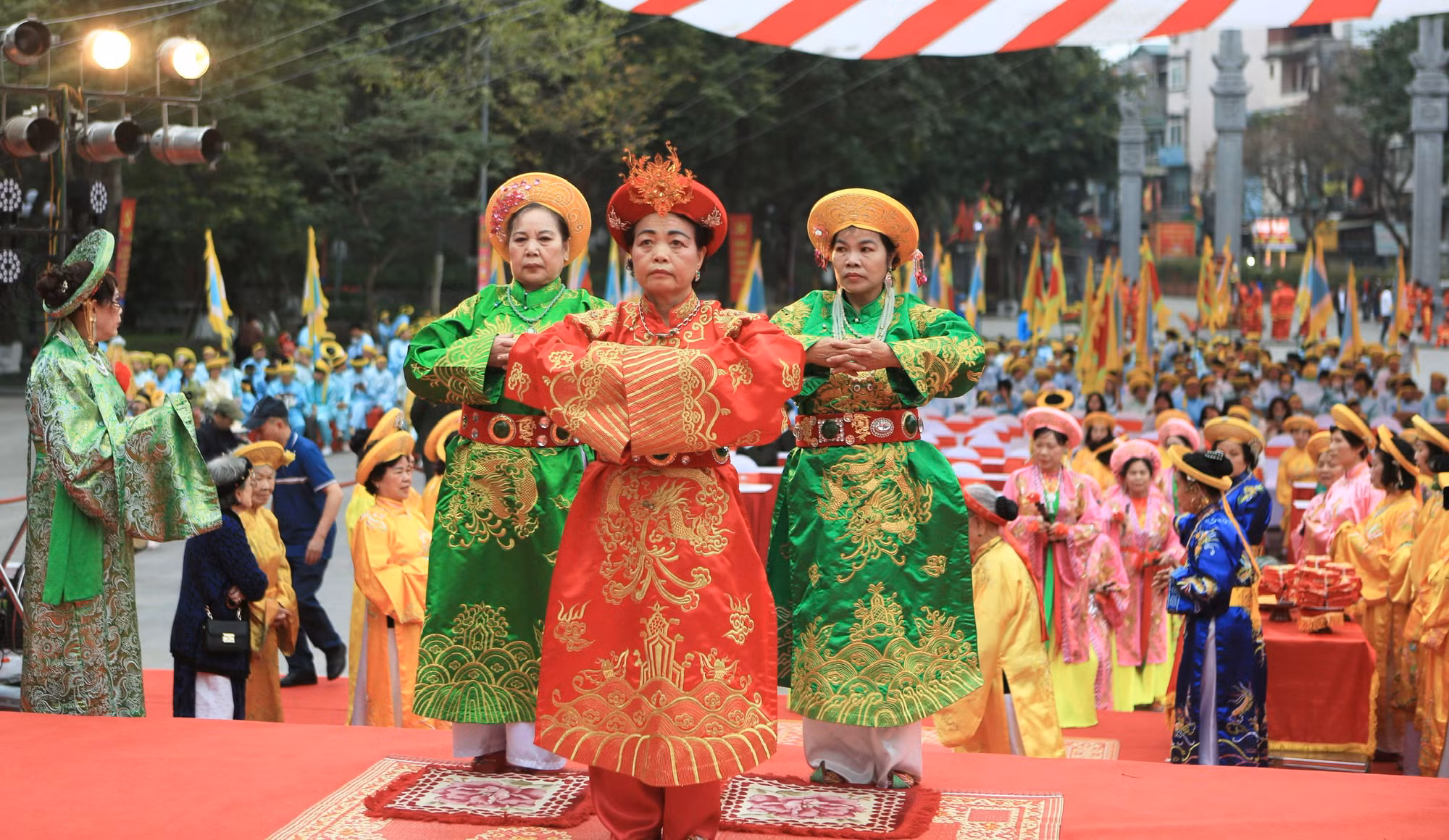 Tưng bừng khai hội Gò Đống Đa -1