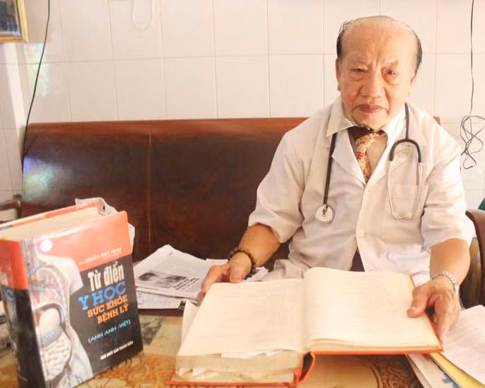 Xông đất rừng đầu năm -0