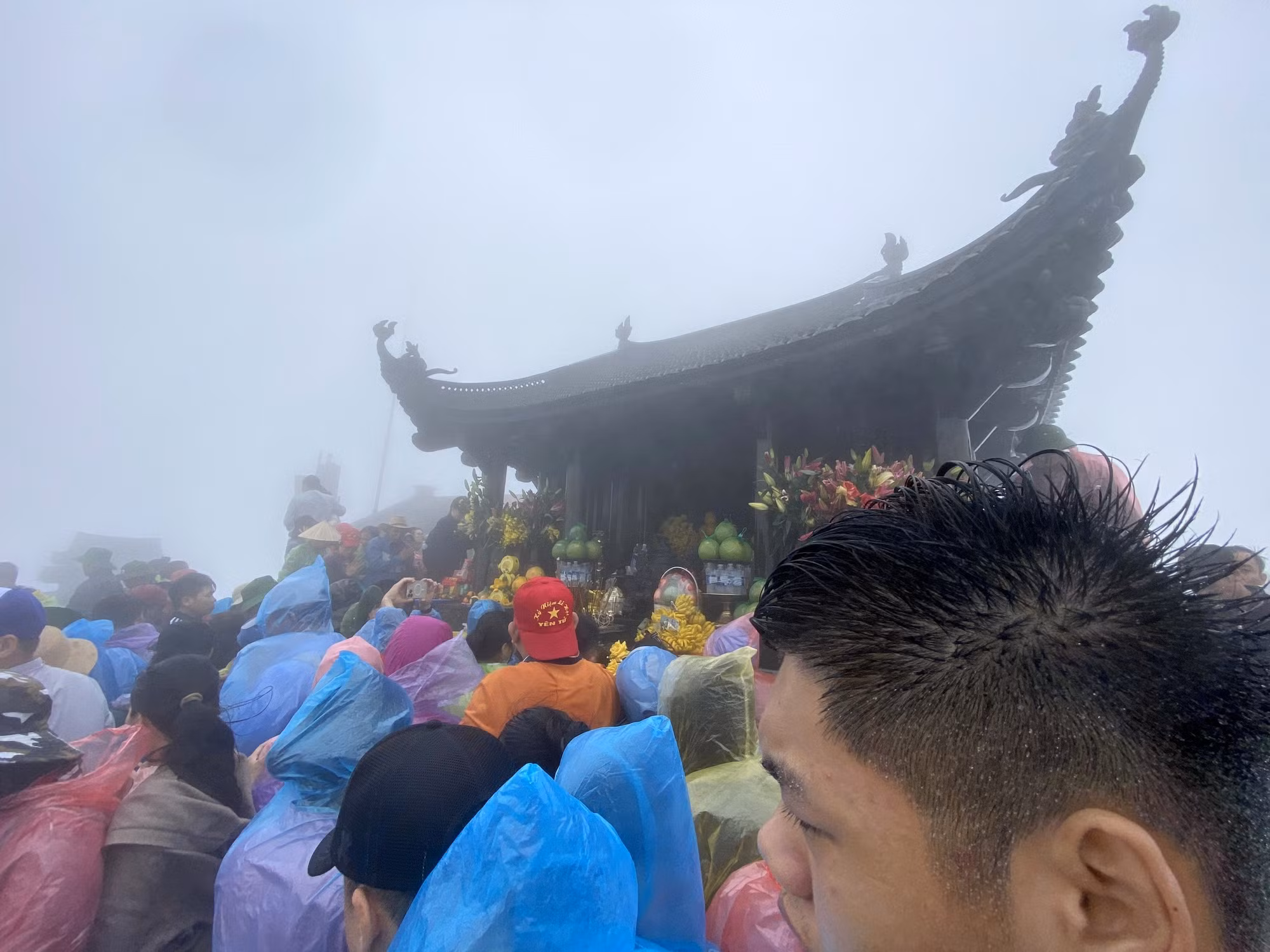 Hàng vạn du khách về khai hội xuân Yên Tử -0