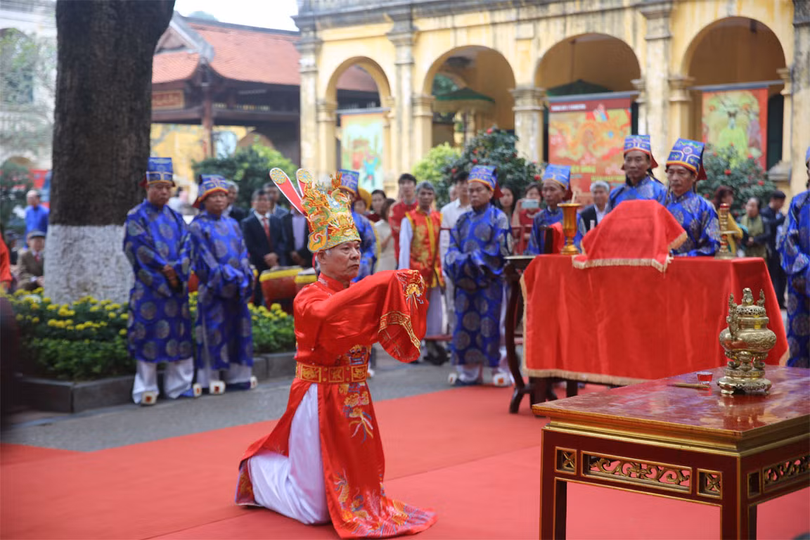 Hoàng thành Thăng Long rực rỡ ngày khai xuân -0