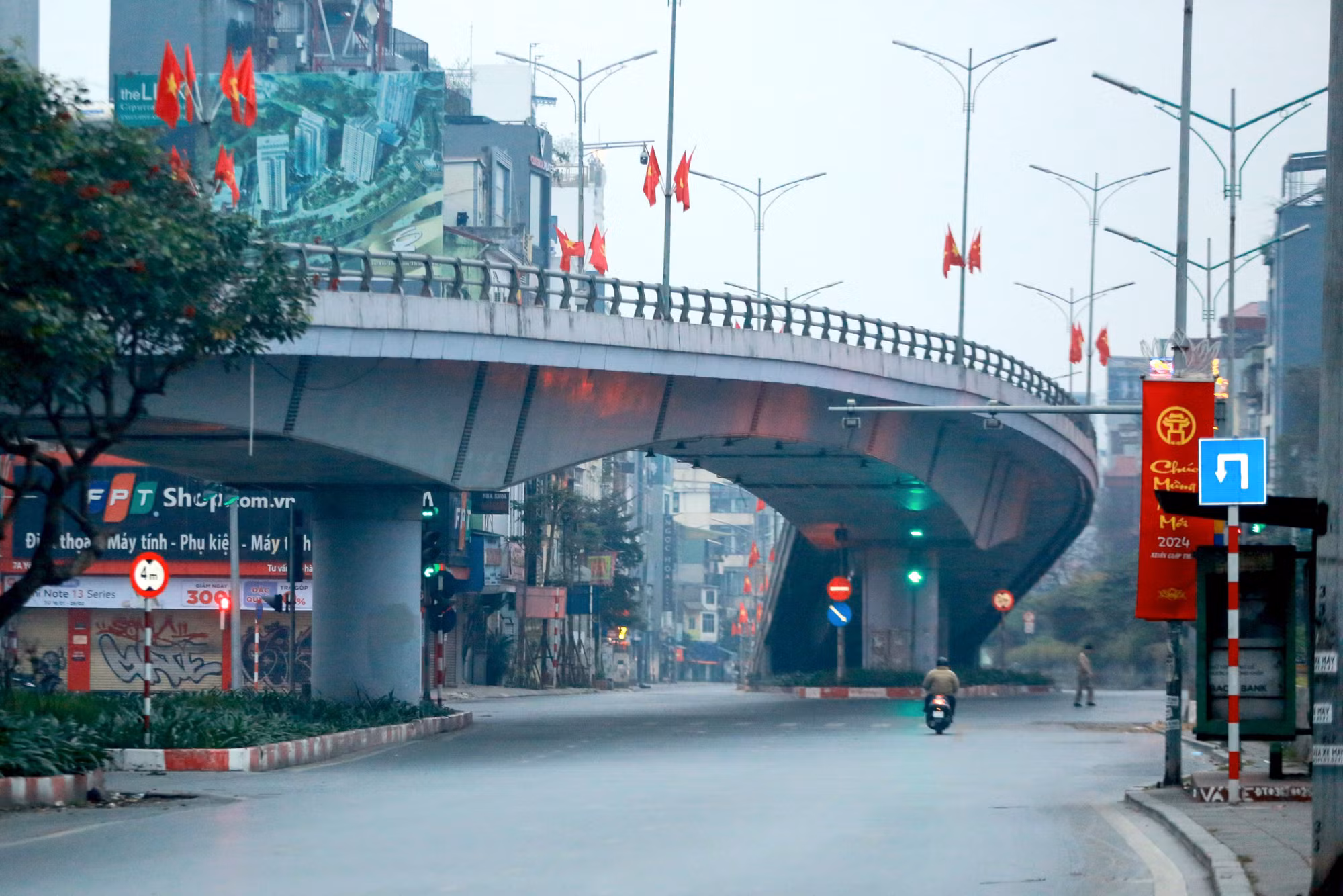 Hà Nội đẹp, thanh bình ngày mùng 1 Tết -7