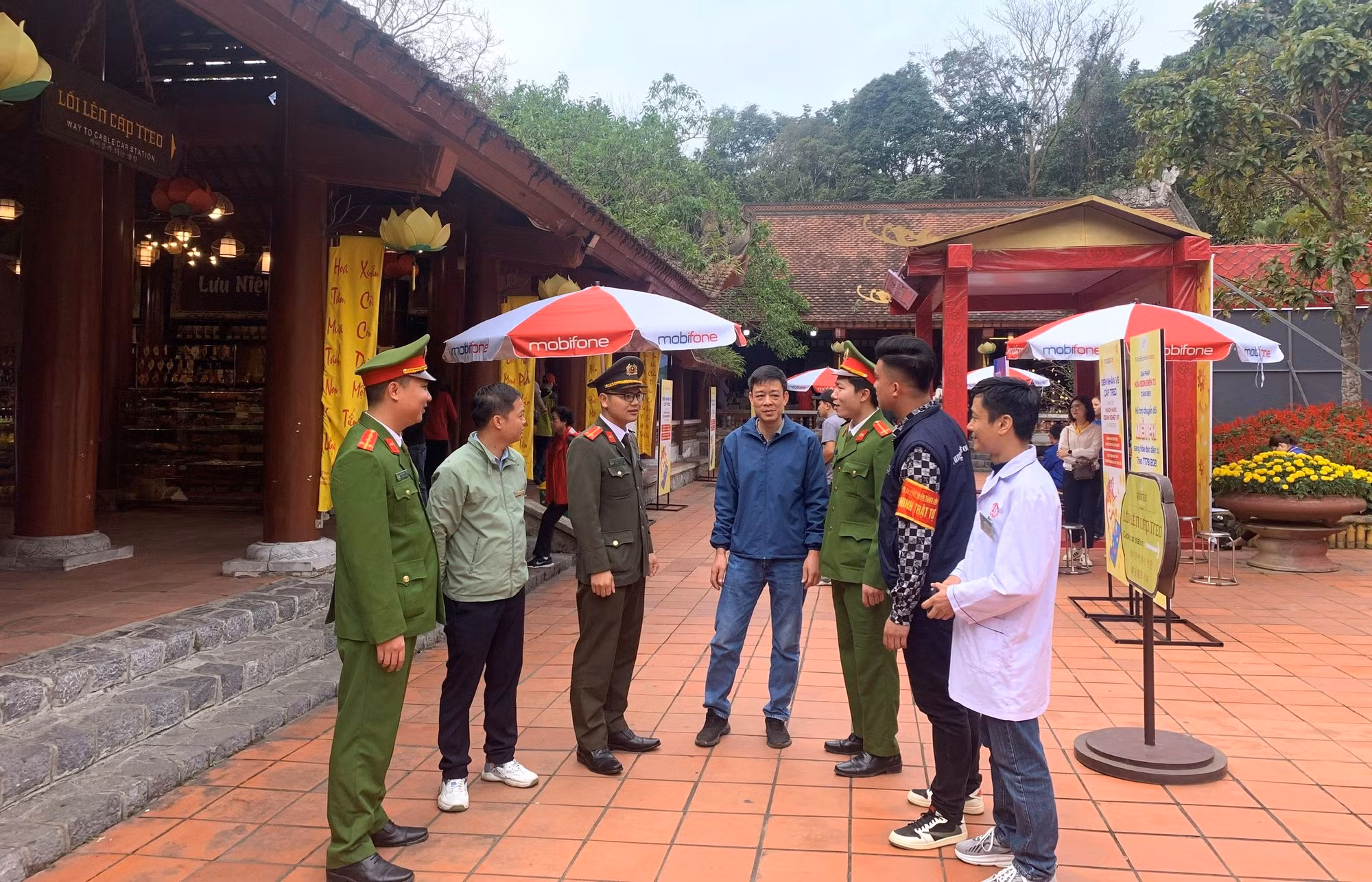 Công an tỉnh Quảng Ninh nỗ lực đảm bảo Lễ hội Xuân Yên Tử bình yên, an toàn -0
