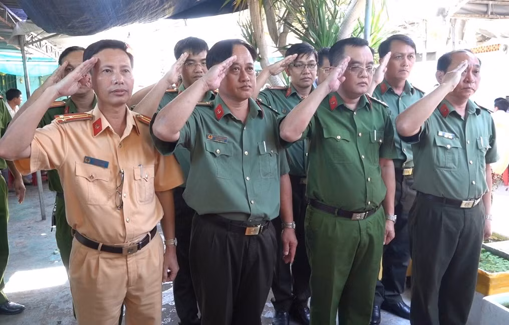 Tiếc thương Thượng sĩ Công an trẻ hy sinh trong khi làm nhiệm vụ -0