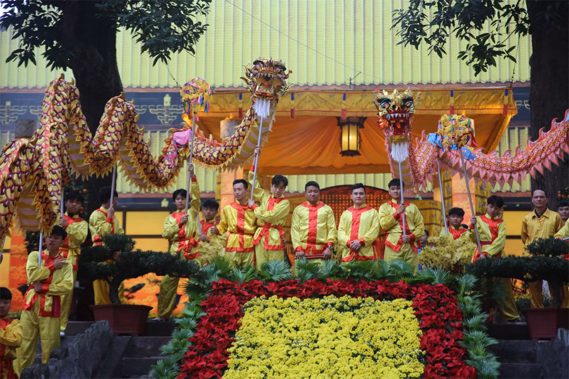 Hoàng thành Thăng Long rực rỡ ngày khai xuân -0