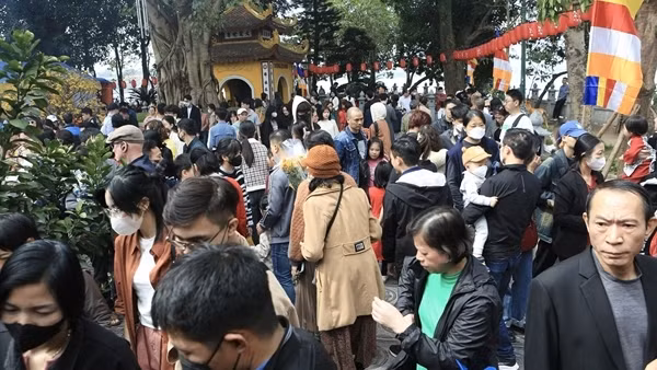 Du lịch Hà Nội hút khách đầu năm mới