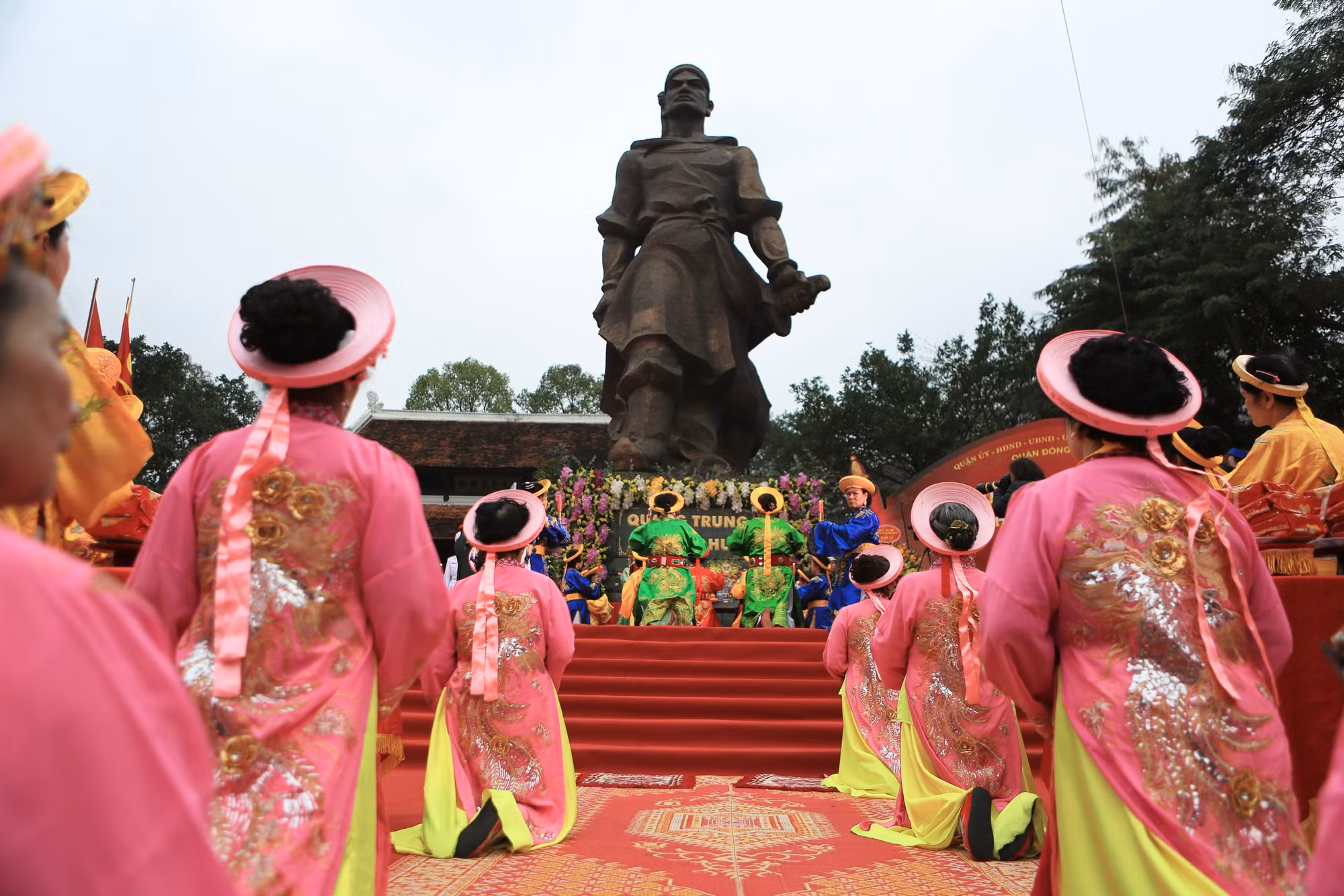 Tưng bừng khai hội Gò Đống Đa -2