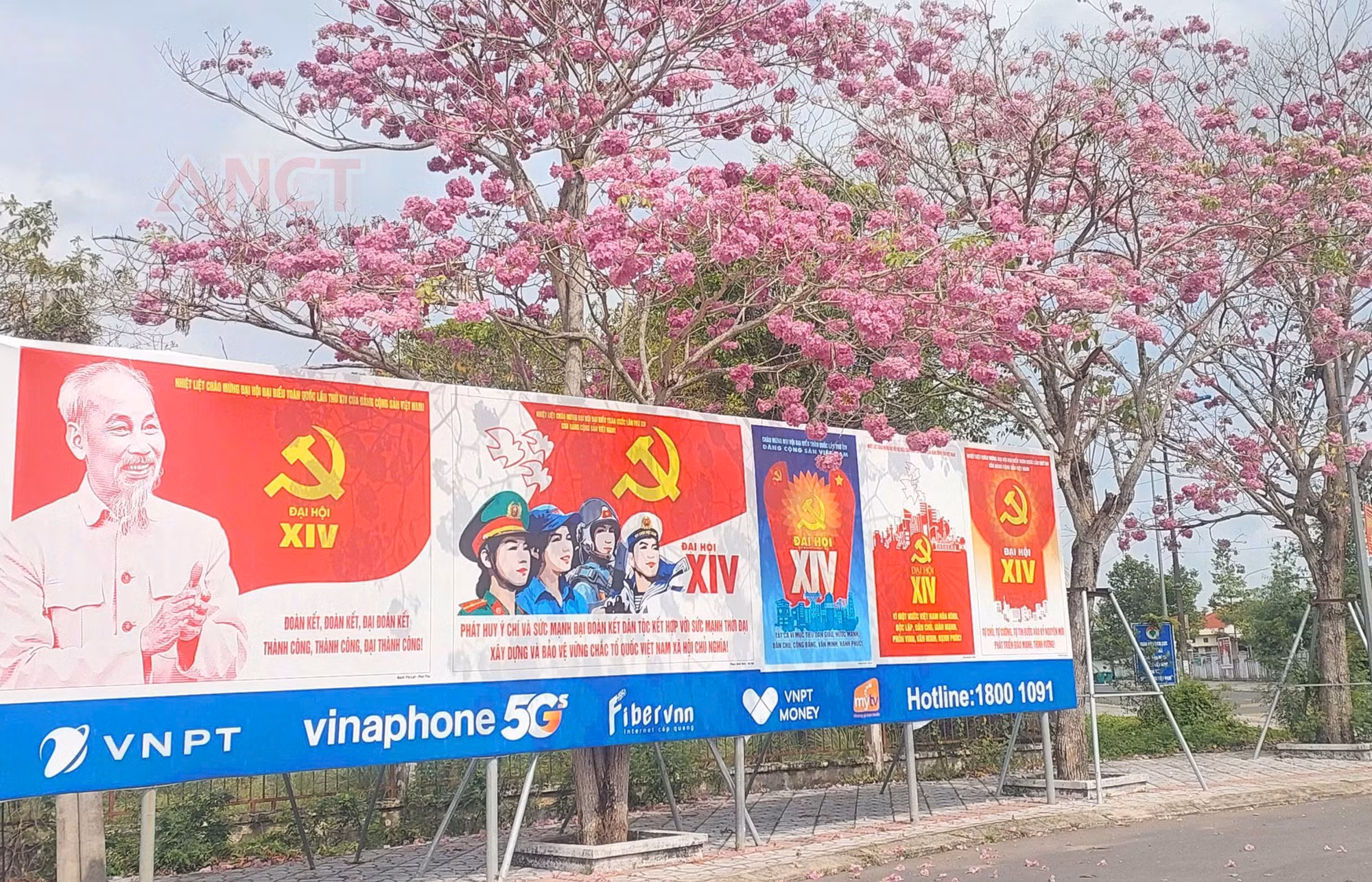 Vững vàng an ninh cho ngày hội của toàn dân -2