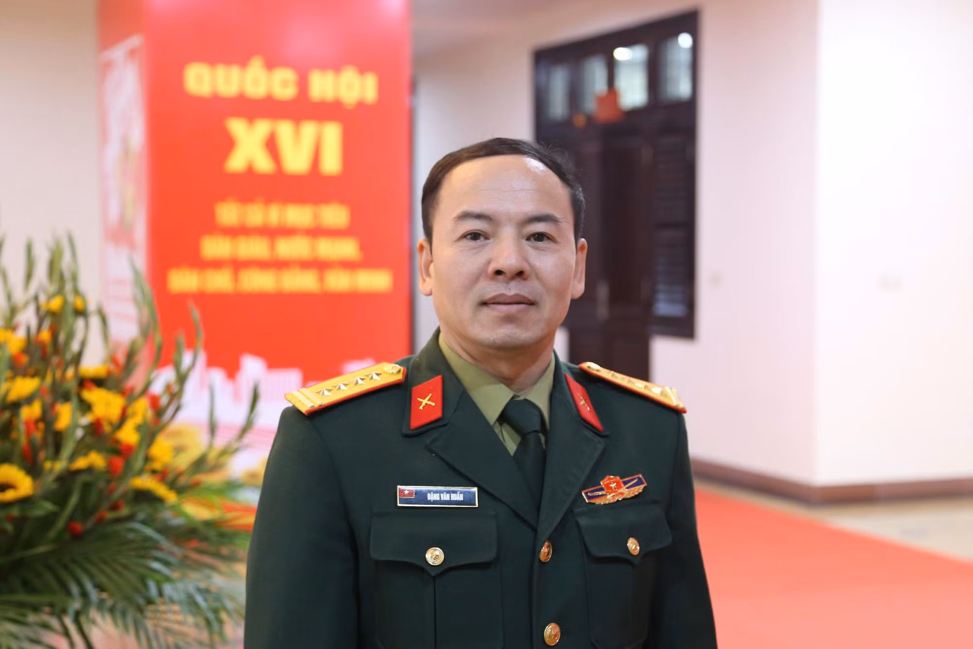 Chủ tịch nước Lương Cường bỏ phiếu tại khu vực bỏ phiếu số 26, phường Hoàn Kiếm, Hà Nội -0