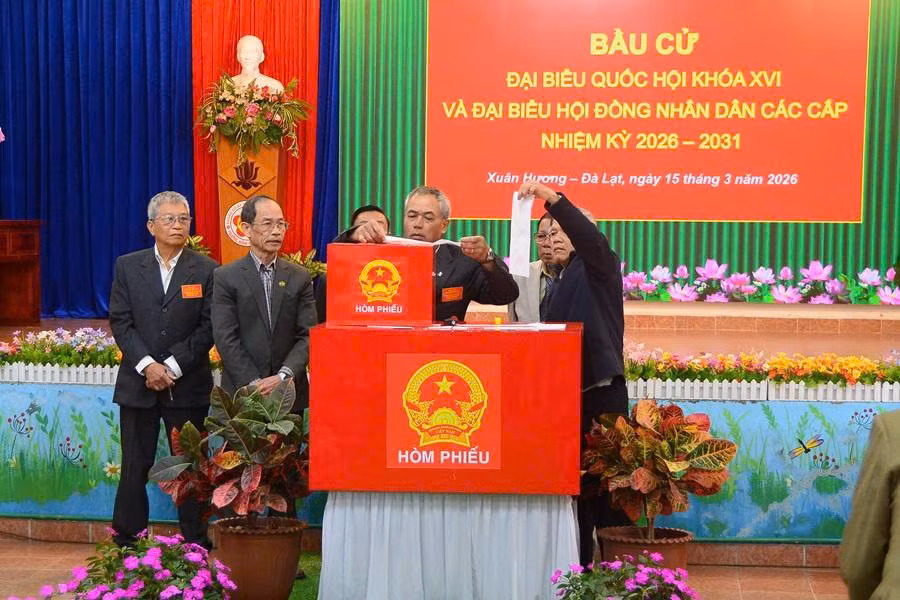 Đồng bào các dân tộc ở Tây Nguyên hân hoan đi bầu cử -0